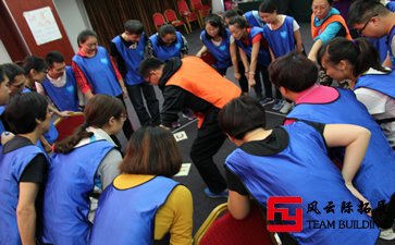 “凝聚艺心 筑梦艺点”为主题的