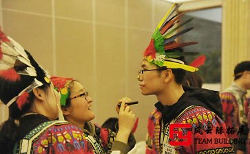 如何带领几百人做团建嗨到爆的秘