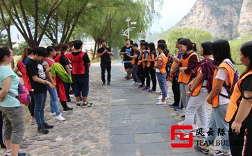 不可错过的公司团建拓展活动开场
