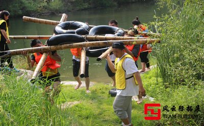 民泰银行开展团员青年拓展训练活