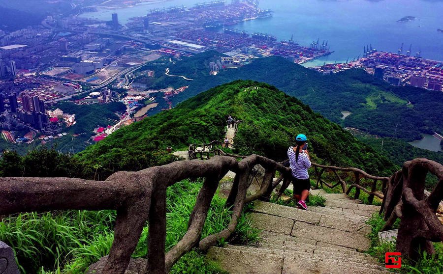 户外拓展活动—登顶鹏城第一峰梧桐山