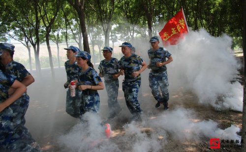 学党史传五四薪火，致青春筑复兴